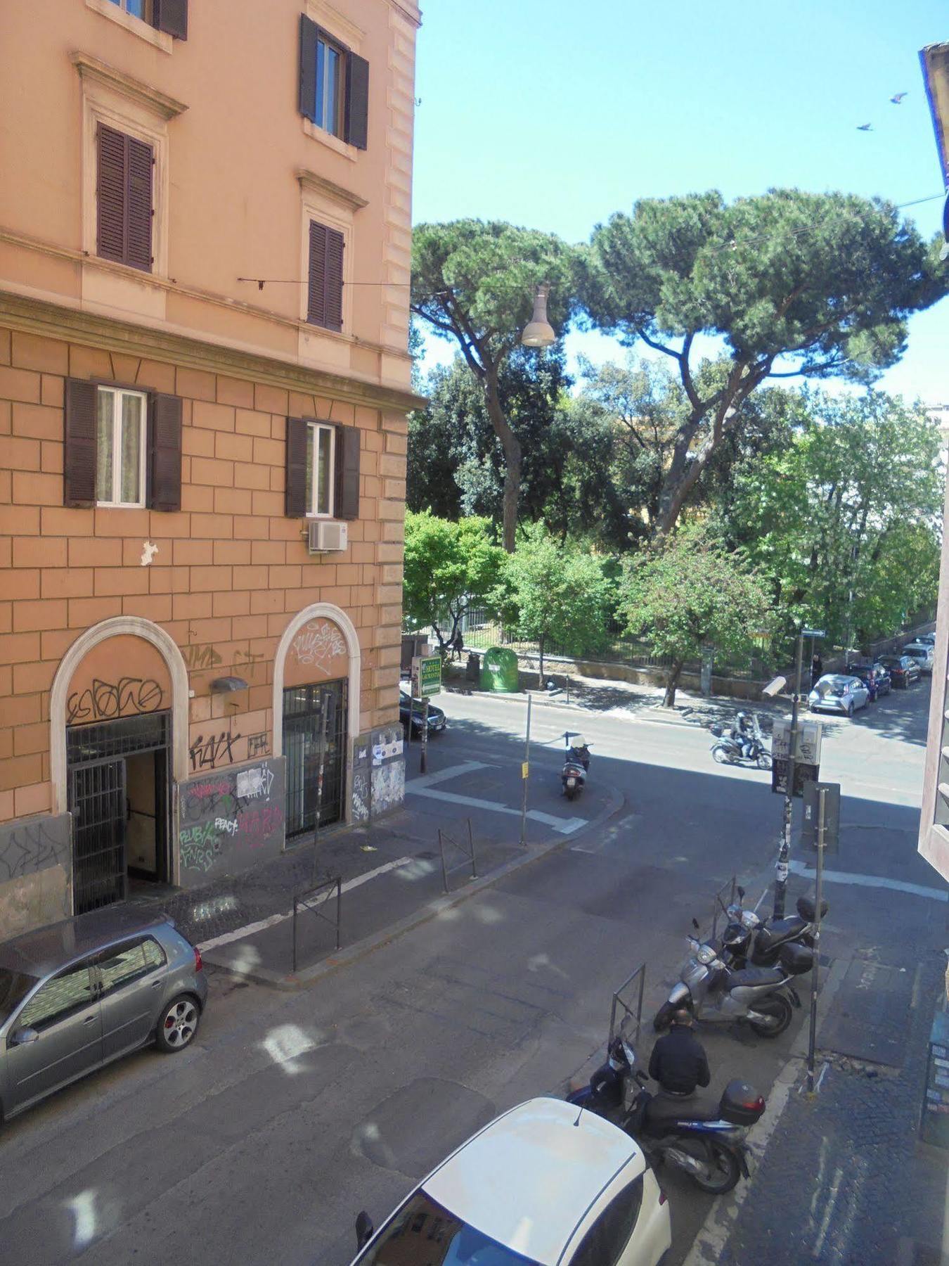 Max House Bed & Breakfast Rome Bagian luar foto